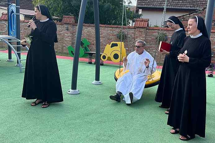 Blagoslov igrališta i obnovljenih prostorija vrtića