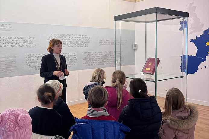 U početku bijaše kraljevstvo